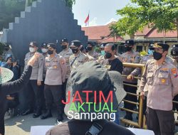 Gelar Aksi Demo, Jaka Jatim dan MDW Tuntut Polres Sampang Ungkap Mafia Pupuk