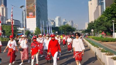 KCBI Gelar Jalan Sehat Merah Putih Berkain, Peringati HUT RI ke-77