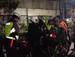 Unitlantas Polrestabes Surabaya Razia Sepeda Motor yang memakai Knalpot Brong dan mengatur Lalu Lintas di Kedung Cowek Surabaya
