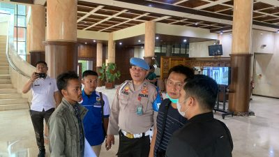 Hari Terakhir Aksi, KNPI Jatim Kecewa Kantor DPRD Jawa Timur Kosong