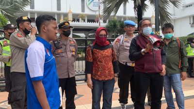 Lagi !! KNPI Jatim Demo Kantor Gubernur Jawa Timur Prihal Dana Hibah