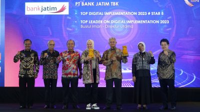 Konsisten Lakukan Transformasi Digital, Bank Jatim Boyong Dua Penghargaan Sekaligus Dalam TOP Digital Awards 2023